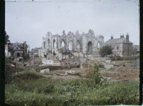Image représentant France, Péronne, L'Eglise St Jean dans sa partie Sud Est