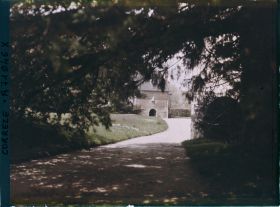 Image représentant Une entrée du château