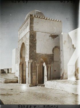Image représentant La porte Lalla-Rihana, percée dans le mur oriental de la Grande Mosquée dans la médina
