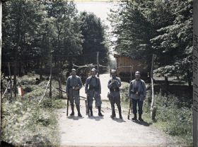 Image représentant A la frontière Suisse