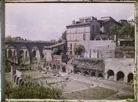 Image représentant France, Albi, Vue sur les ponts du petit ravin de Verdusseles prise un peu plus sur la droite