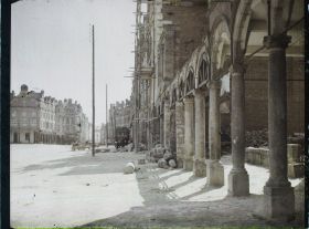 Image représentant France, Arras, Gde Place vers la rue de la Taillanderie