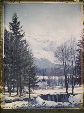 Image représentant France, Les Alpes-Vallée de Chamonix Paysage de la Vallée de Chamonix vers le Mt Blanc et le glacier des Bossons