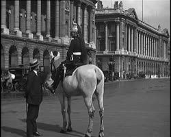 Image représentant Essais de la police montée place de la Concorde