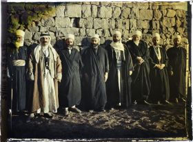 Image représentant Groupes de druzes en compagnie de Selim al Attrach