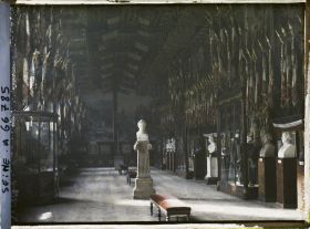 Image représentant L'hôtel des Invalides, la salle Turenne ou des Drapeaux