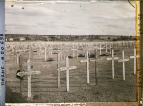 Image représentant France, Souain, Le Cimetière Français vu du Nord vers le Sud