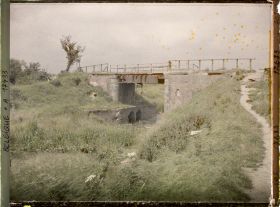 Image représentant Belgique, Ypres, Le Canal et le Pont sur le Boulevard Malou
