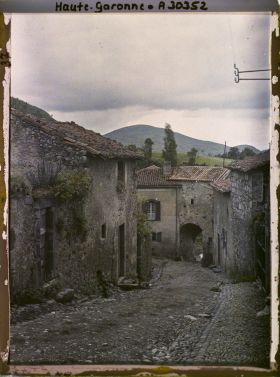 Image représentant La rue Majou avec en contrebas la porte