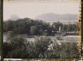 Image représentant Parc enclos de balustrades, vue prise en direction des montagnes