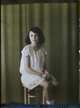 Image représentant https://musee-albert-kahn.s-museum.fr/home/NWQ2OTAwYzNmYjZlZTk1ZWQwODJmMjY4L2dlbmVyaWMtbm90aWNlLXRhYi9hdXRob3JpdHkvNjE3YTc5ZjVjZjhiODk2OGIzMzM3ZDIx/5d6900c3fb6ee95ed082f268/generic-notice-tab/authority/617a79ebcf8b8968b3337aaf Mademoiselle Younevitch