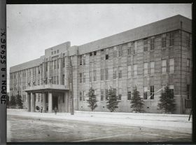 Image représentant Maison des affaires sociales (?), quartier des ministères Kasumigaseki (?)
