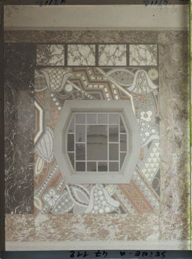 Image représentant L'Exposition des arts décoratifs, Mosaïque de la Classe VII, Galeries de la section française, entre la Tour de Champagne et la Tour de Paris