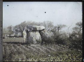 Image représentant Le dolmen de Lestrigniou ou Lestriguiou