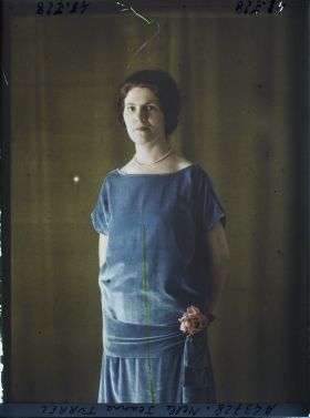 Image représentant Mademoiselle  https://musee-albert-kahn.s-museum.fr/home/NWQ2OTAwYzNmYjZlZTk1ZWQwODJmMjY4L2dlbmVyaWMtbm90aWNlLXRhYi9hdXRob3JpdHkvNjE3YTc5ZjVjZjhiODk2OGIzMzM3ZDIx/5d6900c3fb6ee95ed082f268/generic-notice-tab/authority/617a79ebcf8b8968b33378dc Jeanne Turrel