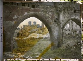 Image représentant France , Reims, Cloître des Cordeliers