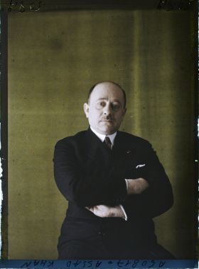 Image représentant Monsieur  https://musee-albert-kahn.s-museum.fr/home/NWQ2OTAwYzNmYjZlZTk1ZWQwODJmMjY4L2dlbmVyaWMtbm90aWNlLXRhYi9hdXRob3JpdHkvNjE3YTc5ZjVjZjhiODk2OGIzMzM3ZDIx/5d6900c3fb6ee95ed082f268/generic-notice-tab/authority/617a79ebcf8b8968b33367b8 Assad Khan