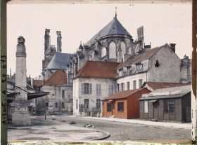 Image représentant France, Soissons, Place du marché et Cathédrale