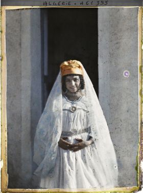 Image représentant Une jeune fille de la tribu des Ouled Naïls