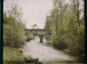 Image représentant Cours d'eau et pont