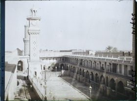 Image représentant Cour de la mosquée du Cheikh Abdel-Kader el-Gaïlani (XVIIe siècle)