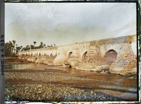 Image représentant Pont sur l'oued Tensift dans la palmeraie