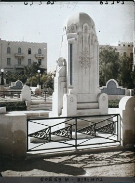 Image représentant Le monument érigé en l'honneur de Paul Bourde