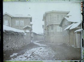 Image représentant Des maisons récentes bordant une rue