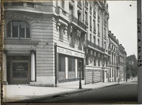 Image représentant Agence d'Amiens de la Société Générale à l'angle des rues Pierre-1er-de-Serbie et Marceau, actuelle place de Beyrouth