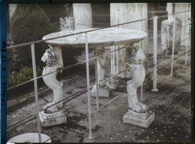 Image représentant Maison des Vettii table de marbre avec pieds sculptés