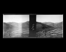 Image représentant Des rizières dans la région de Tsi-Kong-chan (Jigongshan, "montagne du Coq")