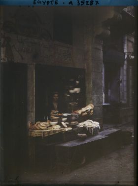 Image représentant Vendeur de pain traditionnel dans les rues de la ville