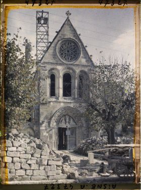 Image représentant France, Vailly, Façade de l'Eglise restaurée
