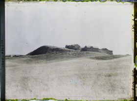 Image représentant Le village actuel construit sur un tell