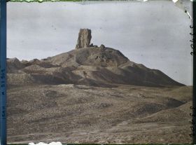 Image représentant Le Bit-Zida : vestiges de la Ziggourat (tour à étages) du grand temple de Nabû