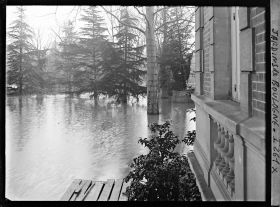 Image représentant les abords de la maison Kahn inondés