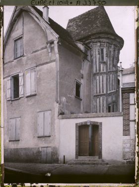 Image représentant La tourelle de l'escalier de la maison Berthe, rue des Ecuyers
