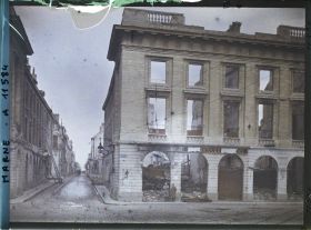 Image représentant Habitations de la place Royale en ruine