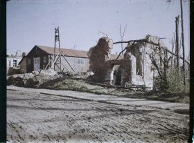 Image représentant France, Anizy-Simon, Eglise dans un barraquement
