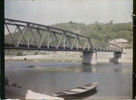 Image représentant Belgique, Hastière, Le Pont rétabli sur la Meuse