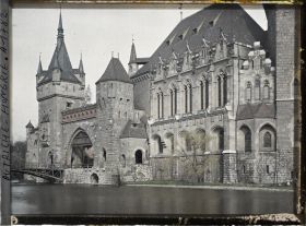 Image représentant Le musée de l'agriculture, réplique d'un château ancien