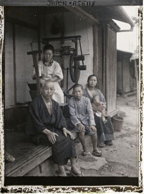 Image représentant Dévidage des cocons de soie au grand dévidoir