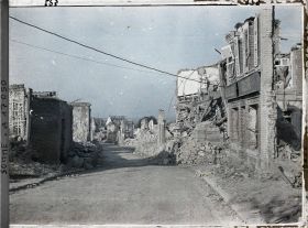 Image représentant France, Montdidier, La rue d'Amiens, vue de la place de la République