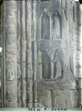 Image représentant Détail du porche gauche de la cathédrale