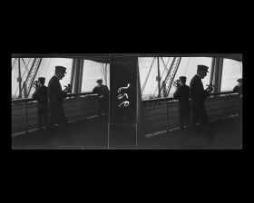 Image représentant Officiers de bord effectuant des mesures de positionnement du bâtiment au moyen d'un sextant