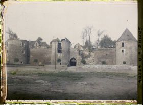 Image représentant Somme, Péronne, Façade du Château