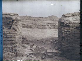 Image représentant La cour dallée du temple E-Dublal-Mah