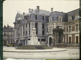 Image représentant France, Reims, Monumt aux Morts, Rond Point Langlet