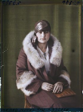 Image représentant https://musee-albert-kahn.s-museum.fr/home/NWQ2OTAwYzNmYjZlZTk1ZWQwODJmMjY4L2dlbmVyaWMtbm90aWNlLXRhYi9hdXRob3JpdHkvNjE3YTc5ZjVjZjhiODk2OGIzMzM3ZDIx/5d6900c3fb6ee95ed082f268/generic-notice-tab/authority/617a79ebcf8b8968b3336a10 Madame Andrée Cahen Brisac