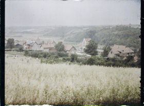 Image représentant France, Carency, Panorama du Village dans la brume
